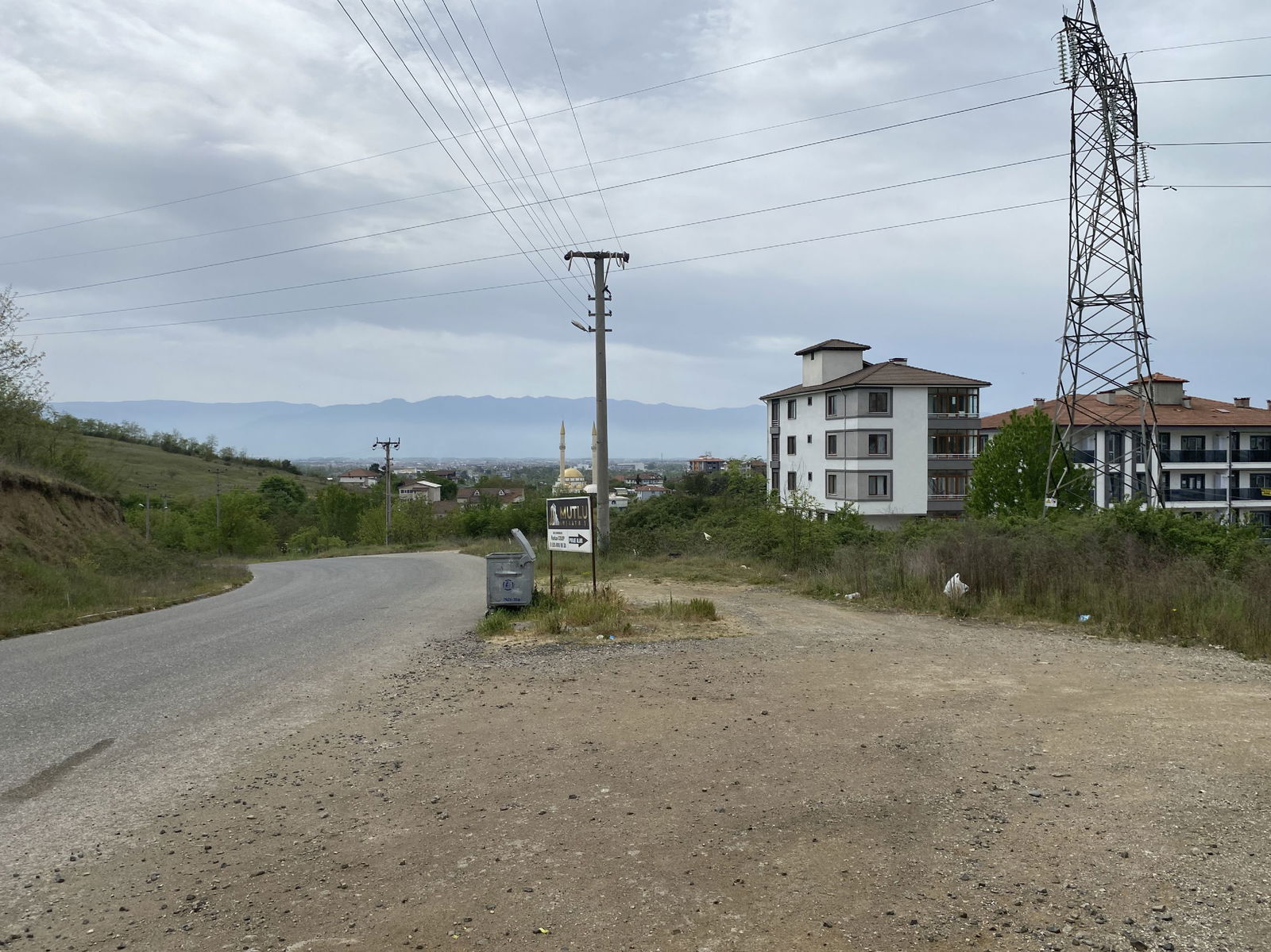 KONURALP ÜNİVERSİTE YERLEŞKESİNDE 194 M2 SATILIK DÜKKAN