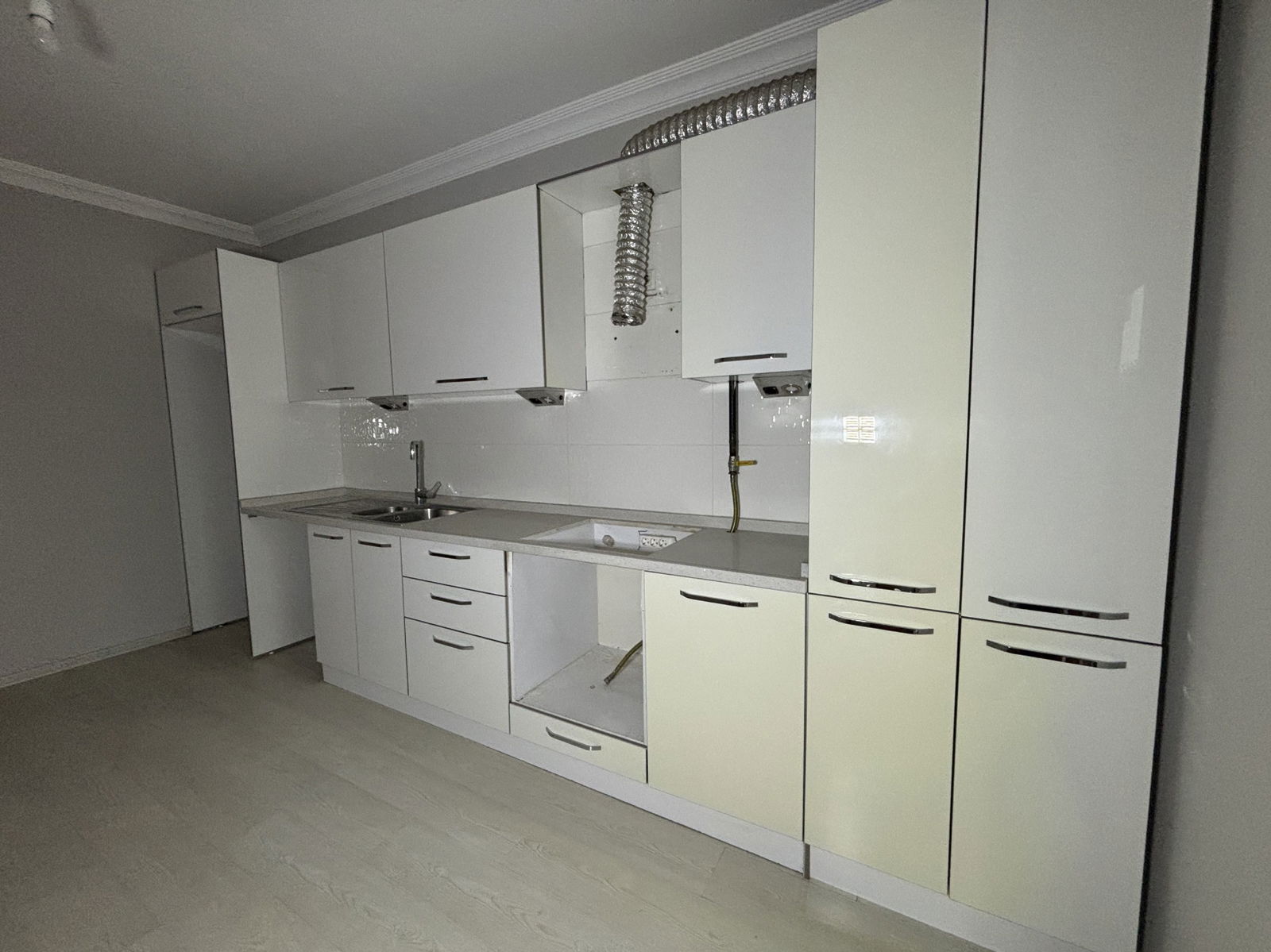 KARA HACIMUSA FURUNCU KONAKLARI'NDA 3+1 118 M2 SATILIK DAİRE