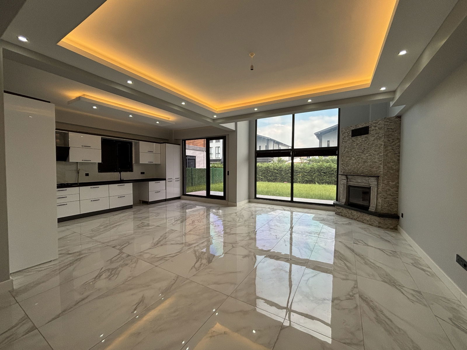 KÖRPEŞLER MAH. YEŞİLKENT 2'DE 4+1 210 M2 KİRALIK TEKİL VLLA