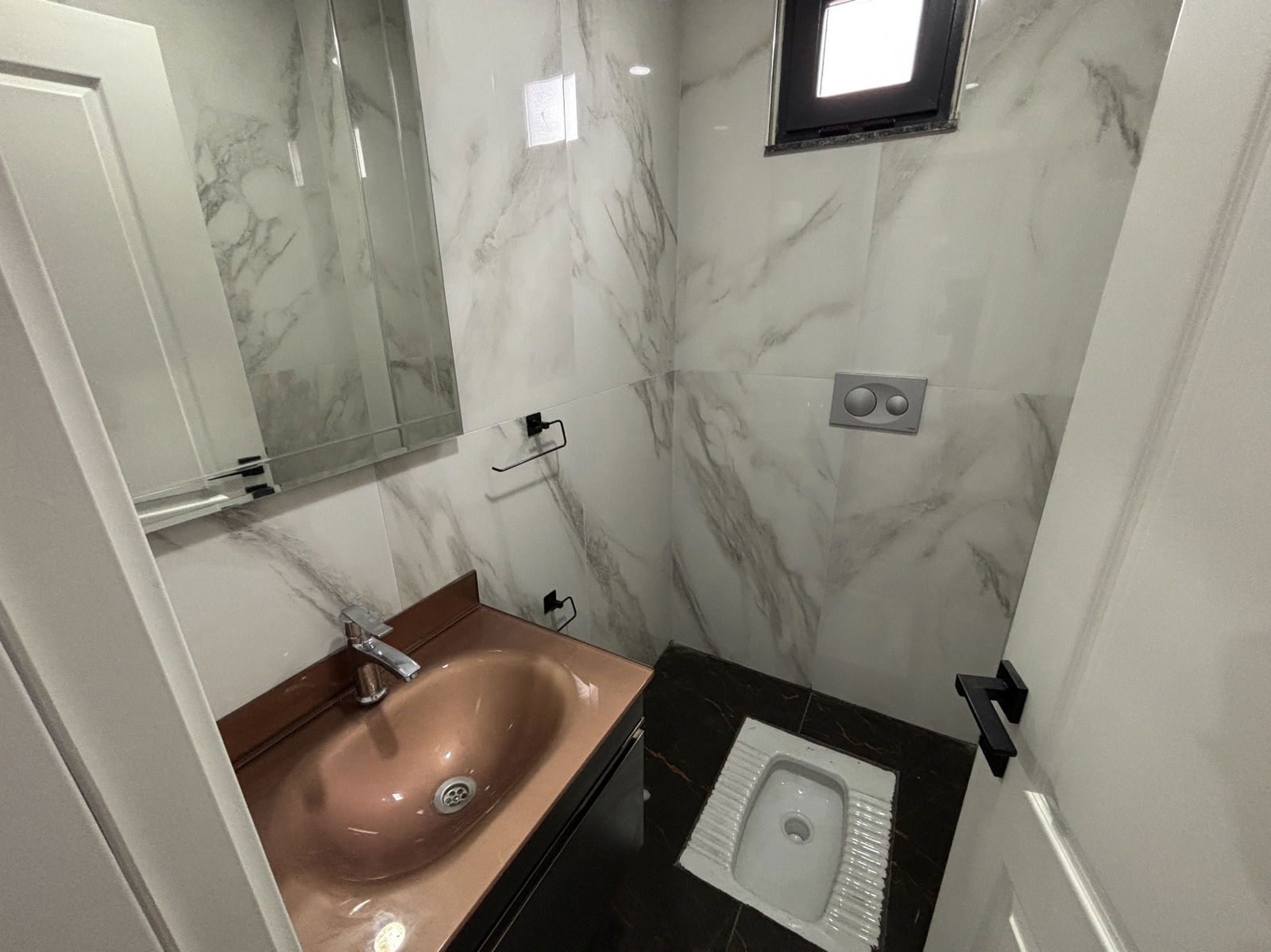 KÖRPEŞLER MAH. YEŞİLKENT 2'DE 4+1 210 M2 KİRALIK TEKİL VLLA