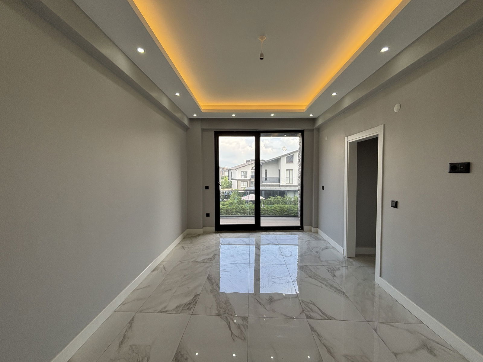 KÖRPEŞLER MAH. YEŞİLKENT 2'DE 4+1 210 M2 KİRALIK TEKİL VLLA