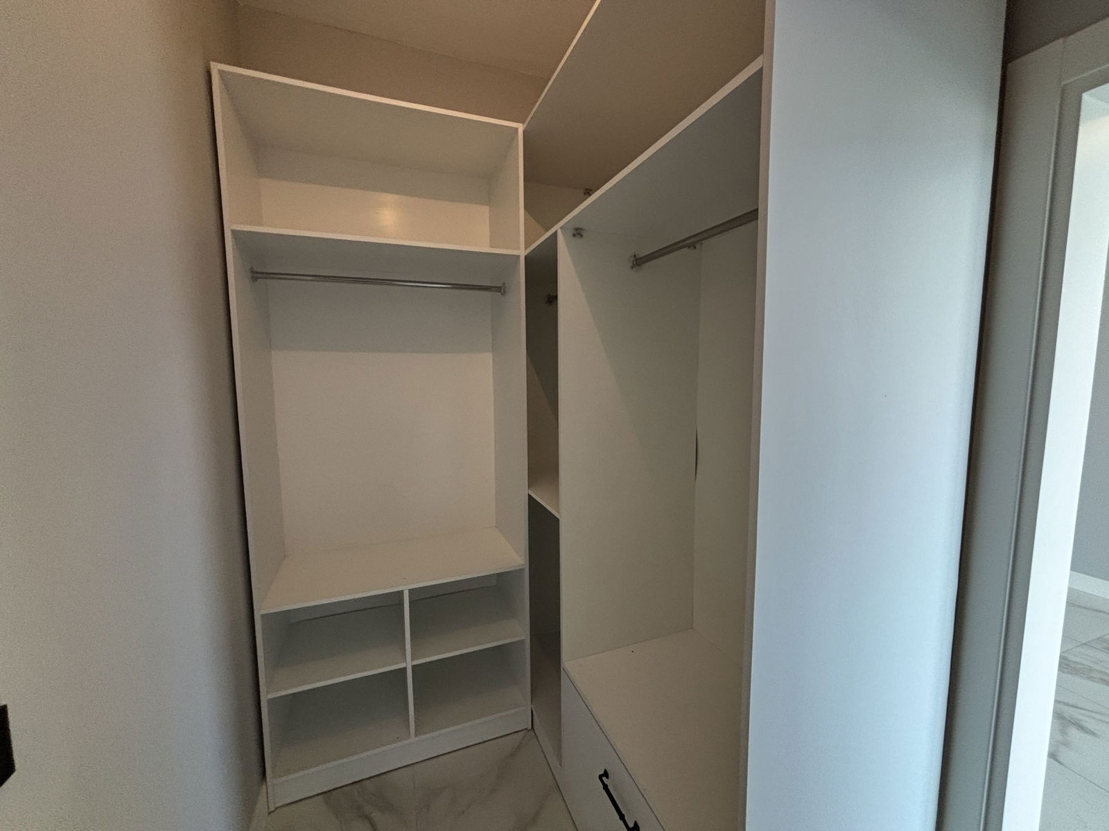 KÖRPEŞLER MAH. YEŞİLKENT 2'DE 4+1 210 M2 KİRALIK TEKİL VLLA