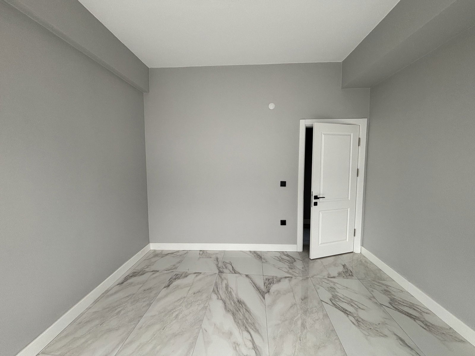 KÖRPEŞLER MAH. YEŞİLKENT 2'DE 4+1 210 M2 KİRALIK TEKİL VLLA