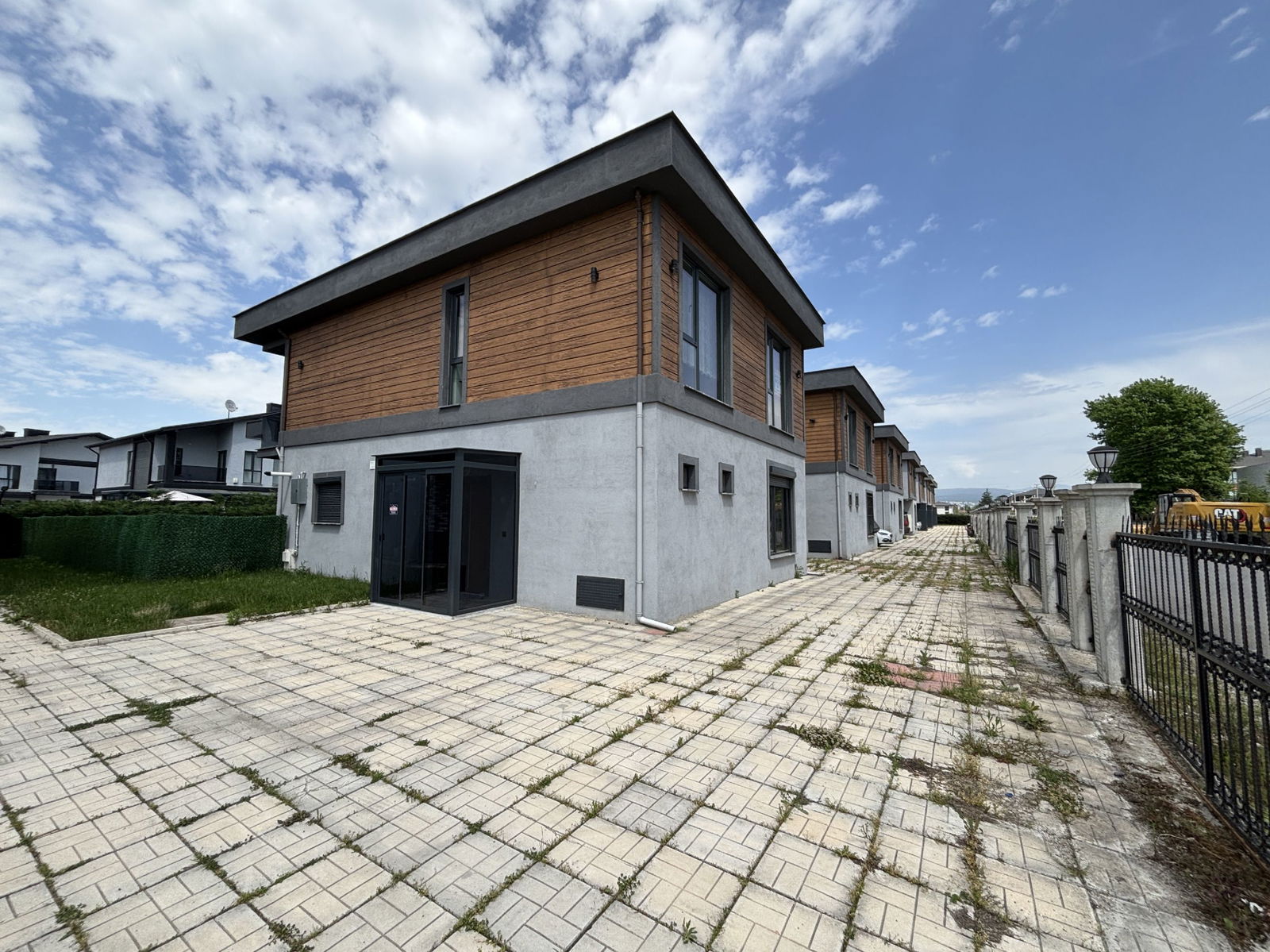 KÖRPEŞLER MAH. YEŞİLKENT 2'DE 4+1 210 M2 KİRALIK TEKİL VLLA