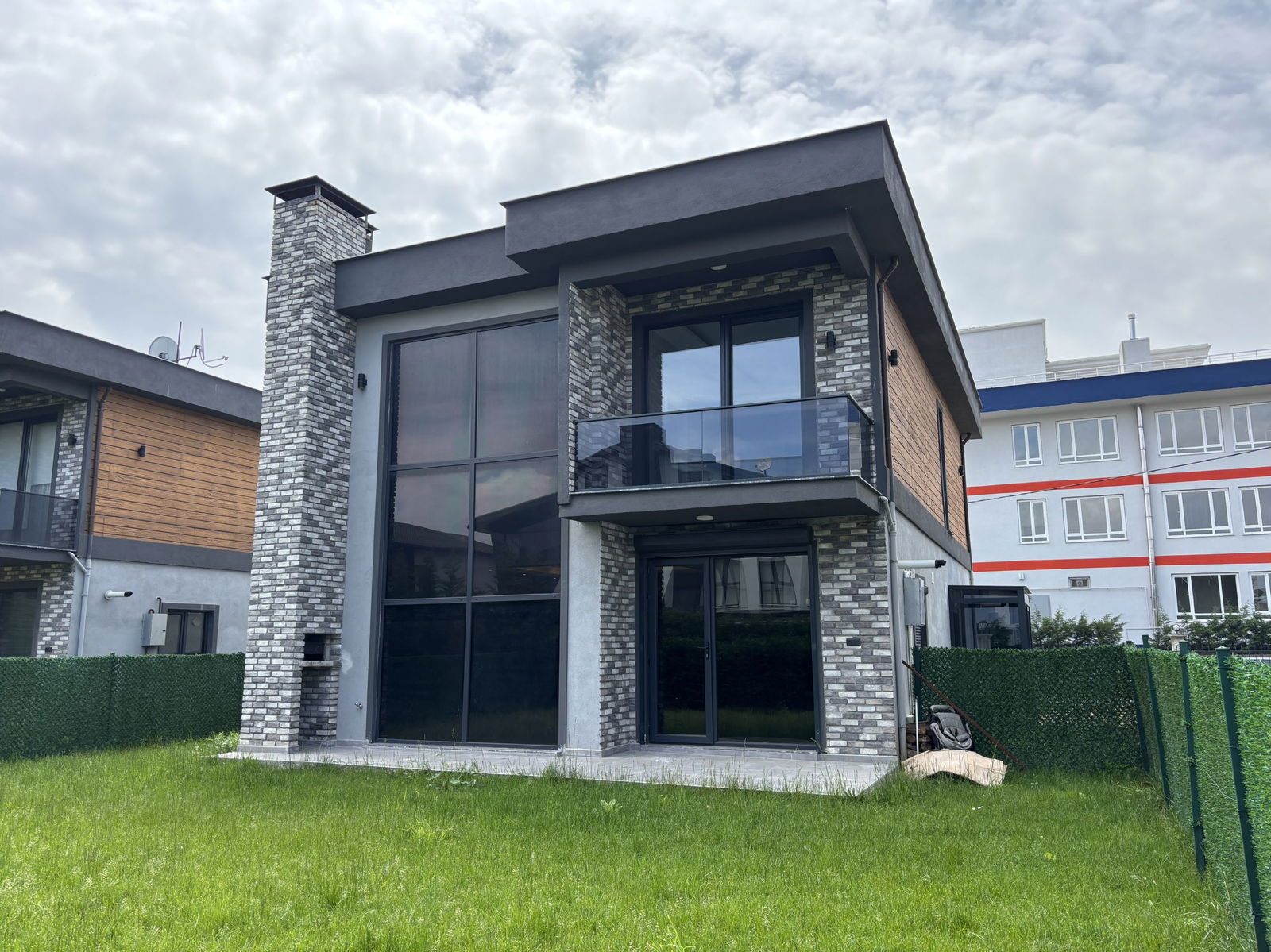 KÖRPEŞLER MAH. YEŞİLKENT 2'DE 4+1 210 M2 KİRALIK TEKİL VLLA