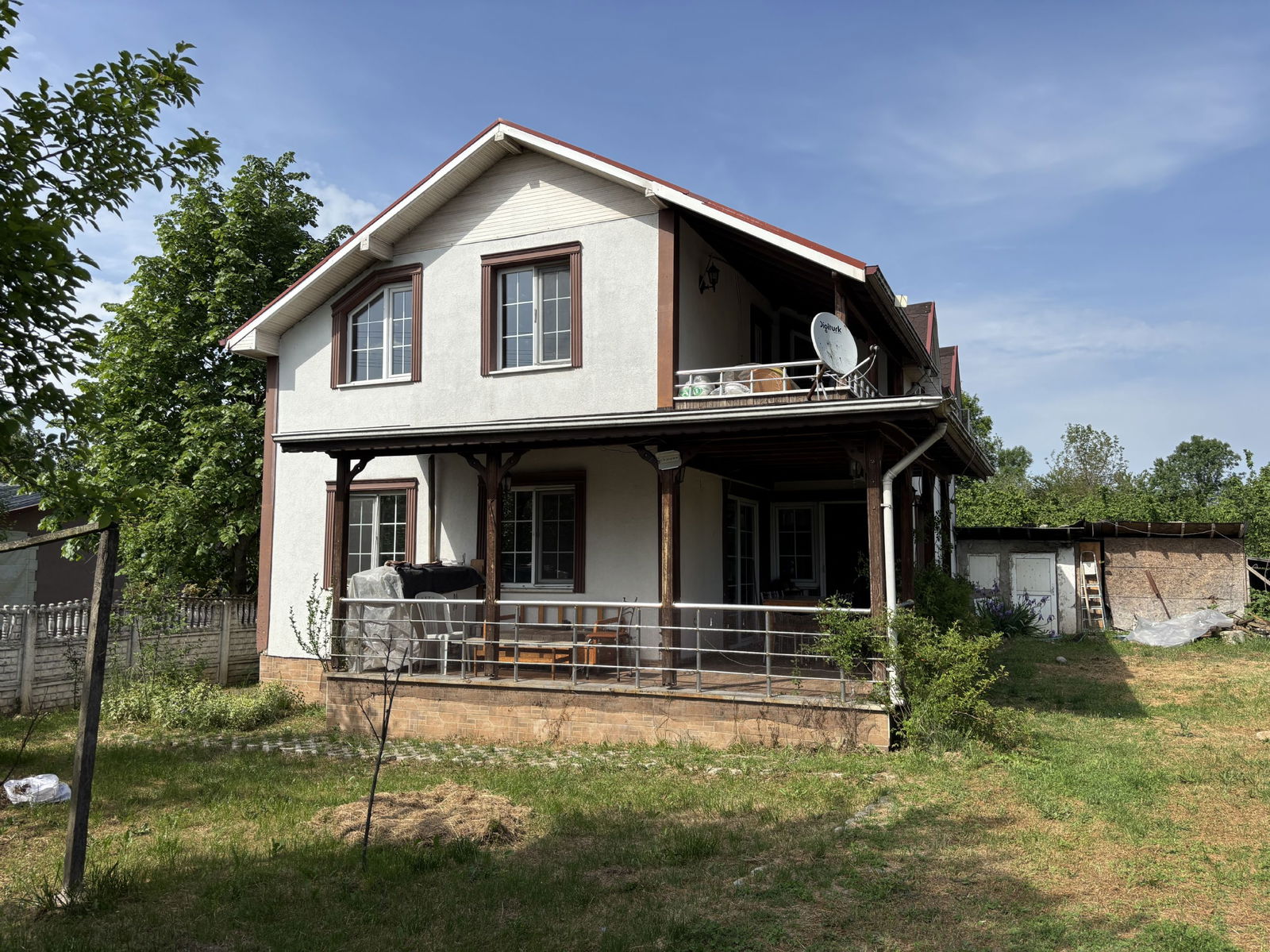 PINARLAR KÖYÜ'NDE 862 M2 ARSA ÜZERİNDE 4+1 SATILIK MÜSTAKİL EV