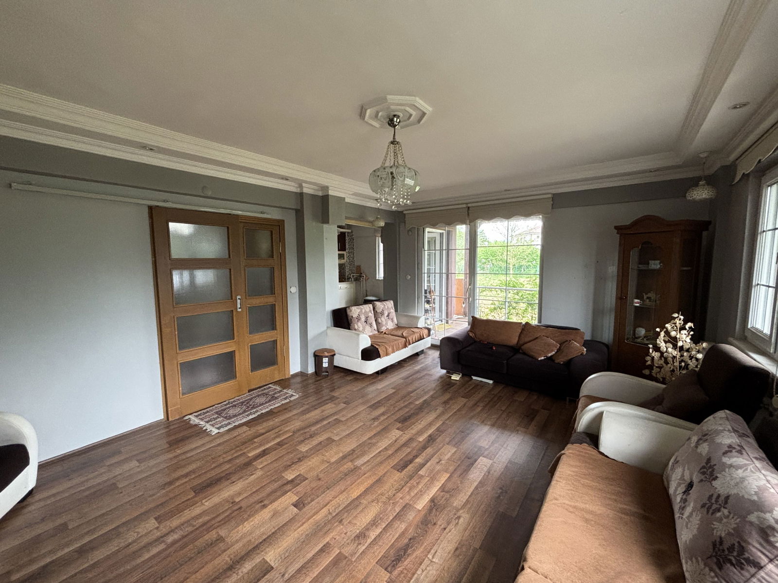 PINARLAR KÖYÜ'NDE 862 M2 ARSA ÜZERİNDE 4+1 SATILIK MÜSTAKİL EV