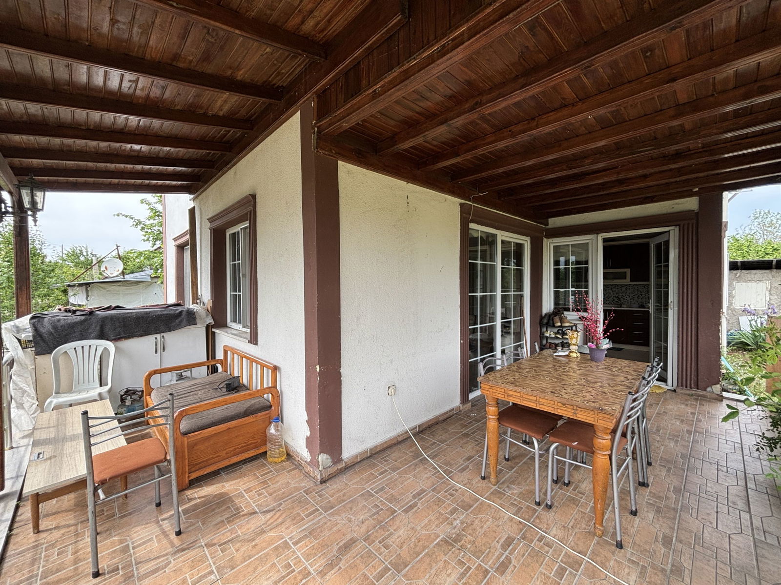 PINARLAR KÖYÜ'NDE 862 M2 ARSA ÜZERİNDE 4+1 SATILIK MÜSTAKİL EV