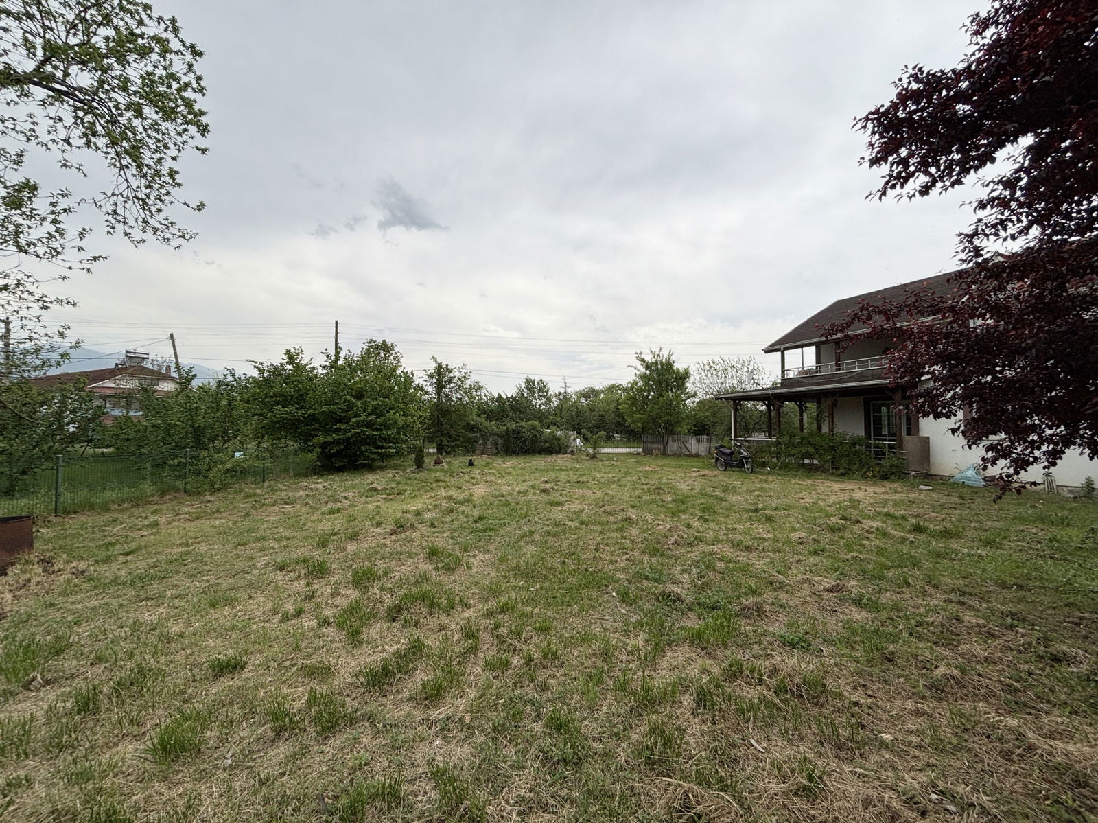 PINARLAR KÖYÜ'NDE 862 M2 ARSA ÜZERİNDE 4+1 SATILIK MÜSTAKİL EV