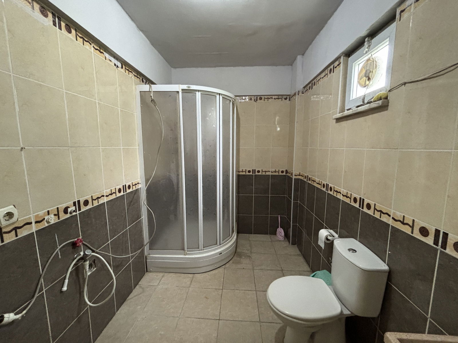 PINARLAR KÖYÜ'NDE 862 M2 ARSA ÜZERİNDE 4+1 SATILIK MÜSTAKİL EV