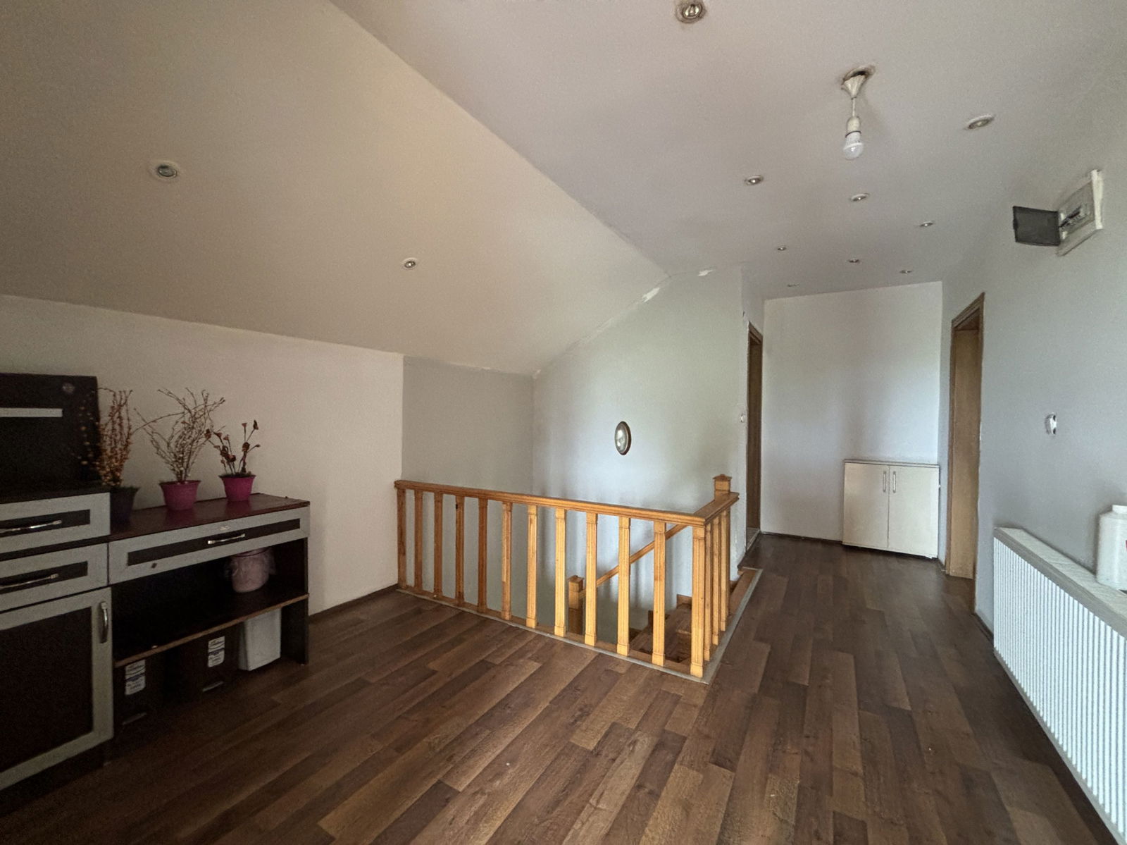 PINARLAR KÖYÜ'NDE 862 M2 ARSA ÜZERİNDE 4+1 SATILIK MÜSTAKİL EV