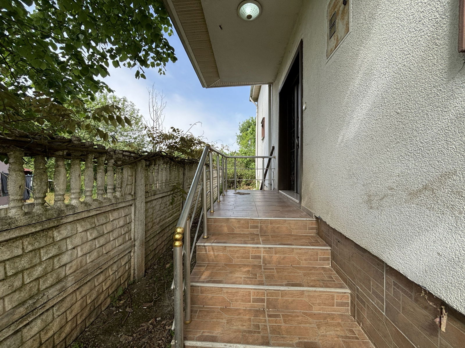 PINARLAR KÖYÜ'NDE 862 M2 ARSA ÜZERİNDE 4+1 SATILIK MÜSTAKİL EV