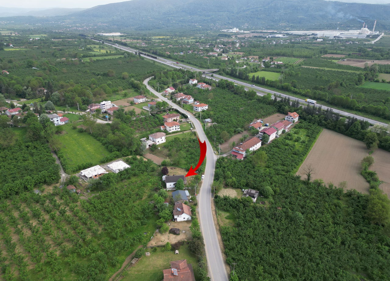 PINARLAR KÖYÜ'NDE 862 M2 ARSA ÜZERİNDE 4+1 SATILIK MÜSTAKİL EV