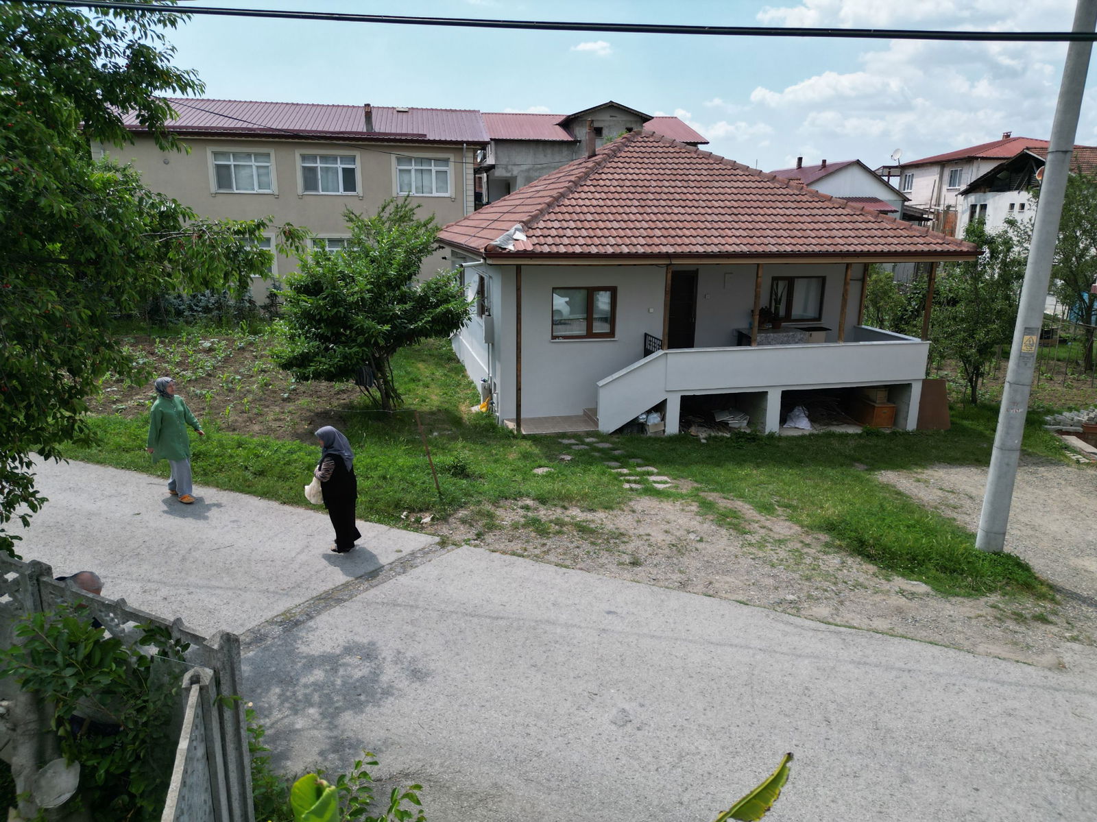  KAYNAŞLI MERKEZ SARIYER MAHALLESİNDE SATILIK MÜSTAKİL EV