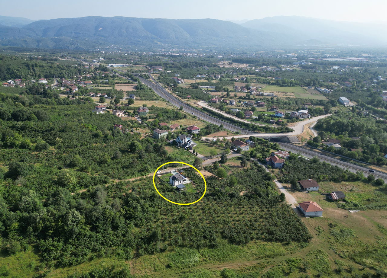 MUNCURLU'DA 1347 M2 ARSA İÇİNDE KIŞ BAHÇELİ SATILIK VİLLA