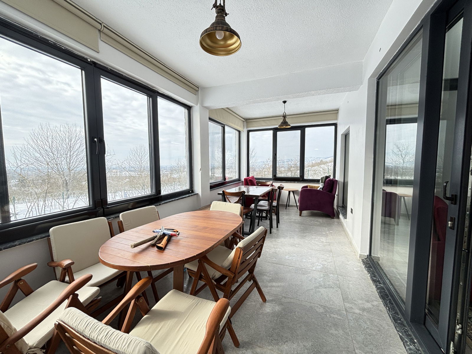 MUNCURLU'DA 1347 M2 ARSA İÇİNDE KIŞ BAHÇELİ SATILIK VİLLA