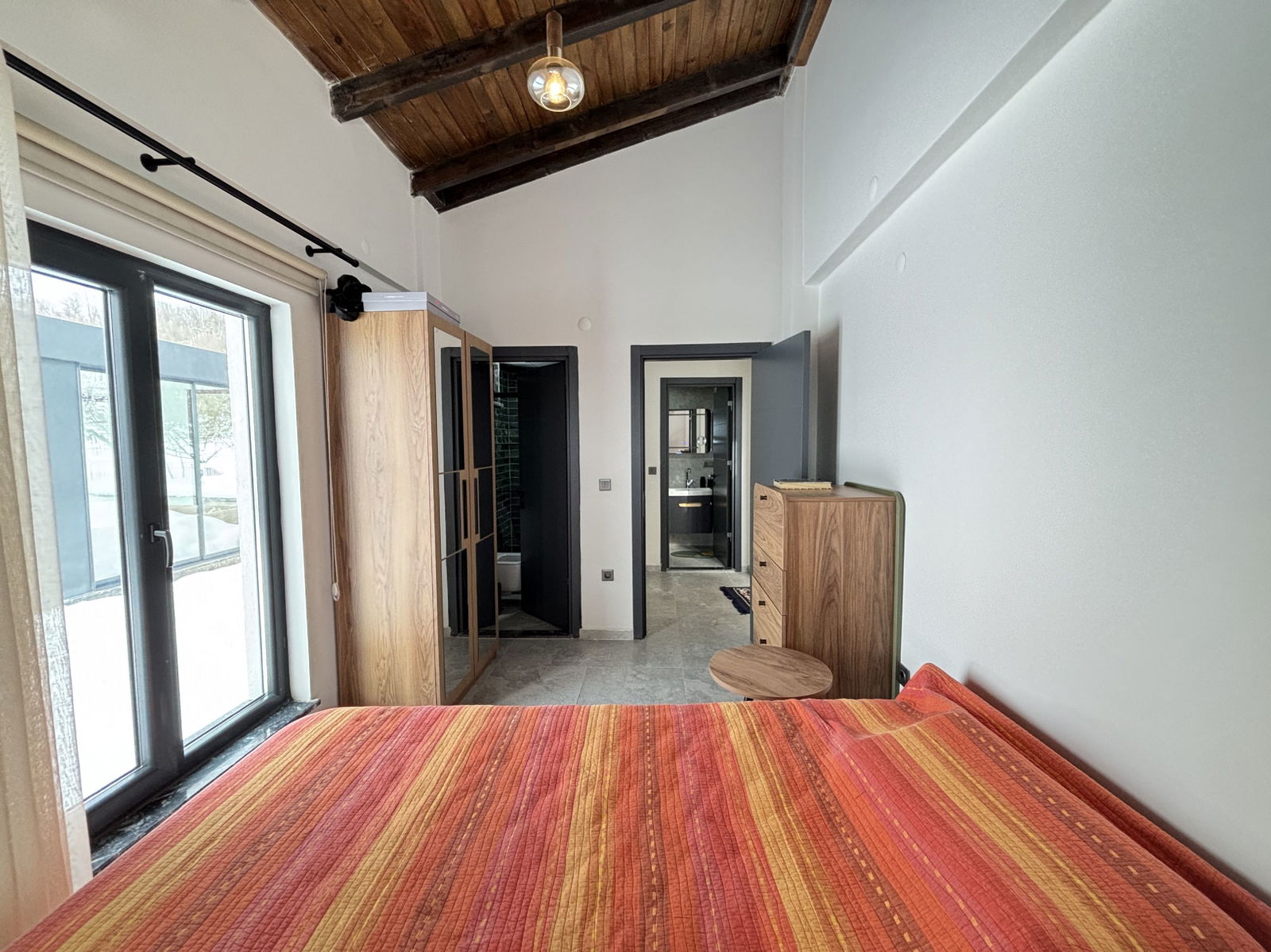 MUNCURLU'DA 1347 M2 ARSA İÇİNDE KIŞ BAHÇELİ SATILIK VİLLA