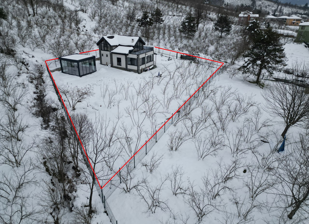 MUNCURLU'DA 1347 M2 ARSA İÇİNDE KIŞ BAHÇELİ SATILIK VİLLA