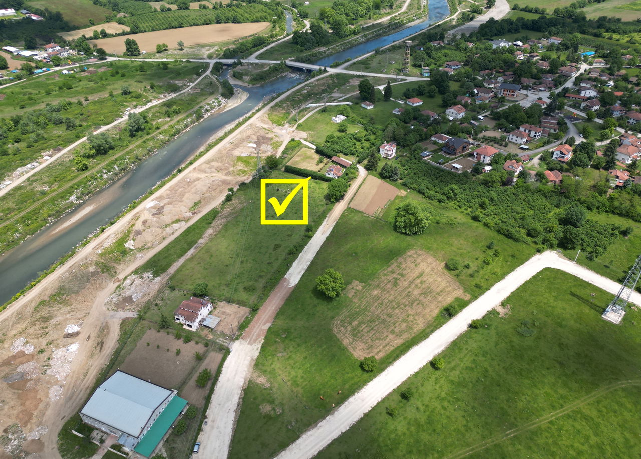  SARAYYERİ MAHALLESİ'NDE 1239 M2 SATILIK ARSA  