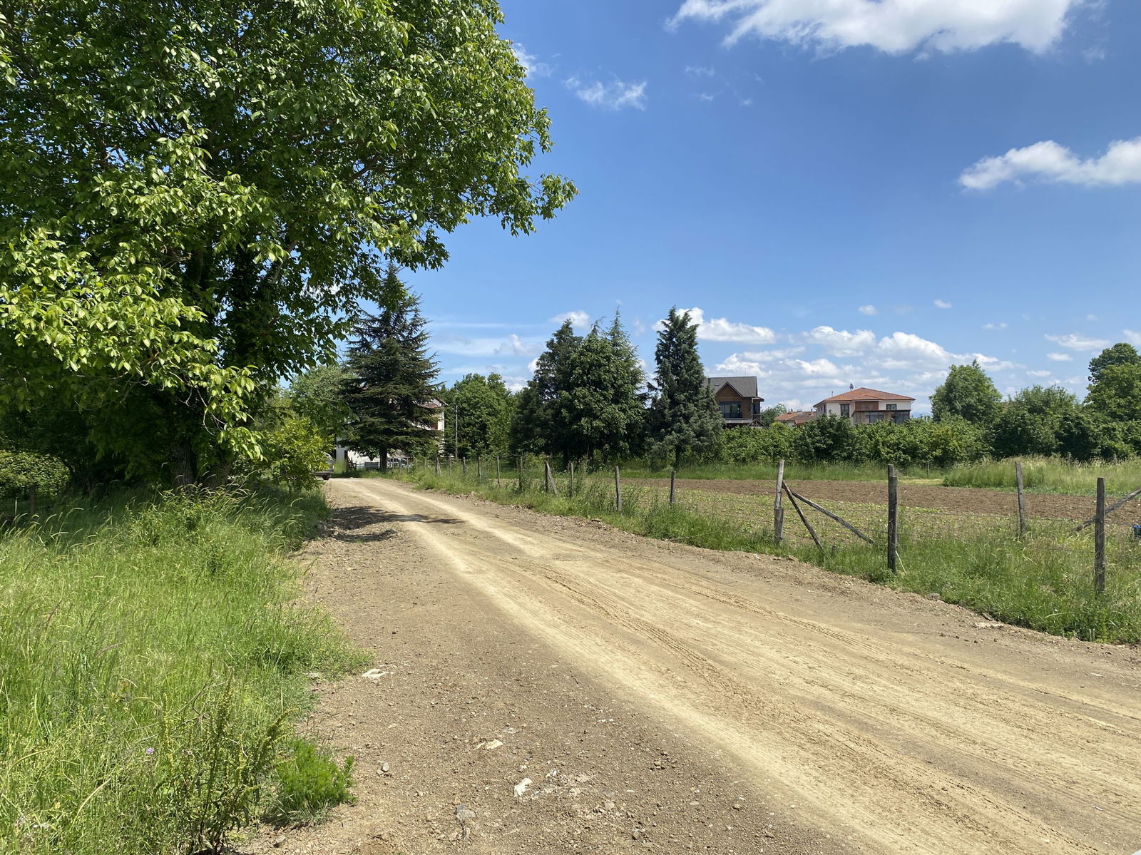  SARAYYERİ MAHALLESİ'NDE 1239 M2 SATILIK ARSA  