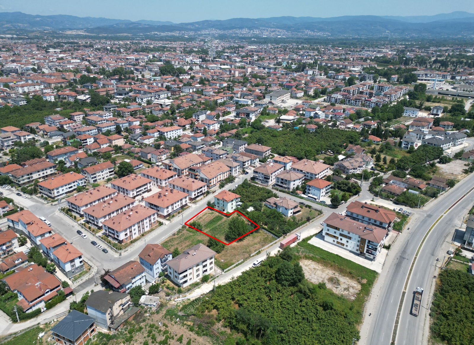 DARICI MAHALLESİ'NDE 955 M2 SATILIK ARSA