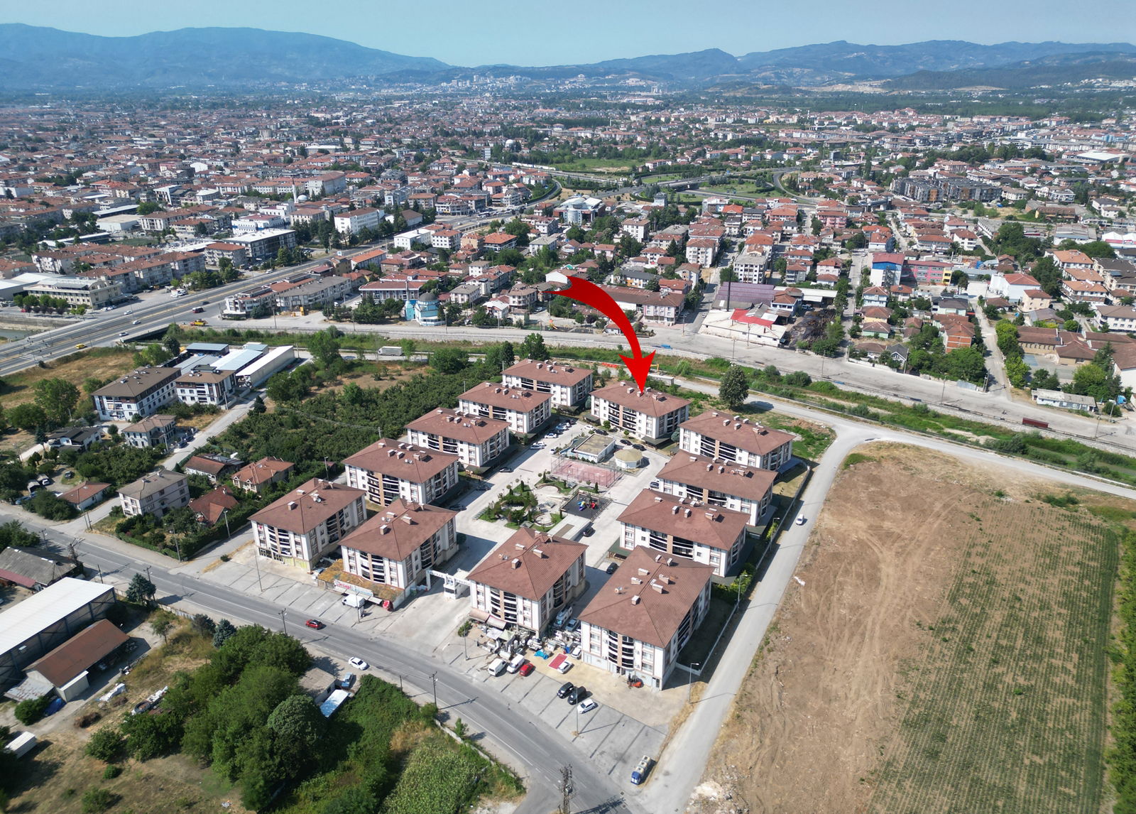 LALEZAR KONAKLARI'NDA 3+1 161 M2 SATILIK ARA KAT DAİRE