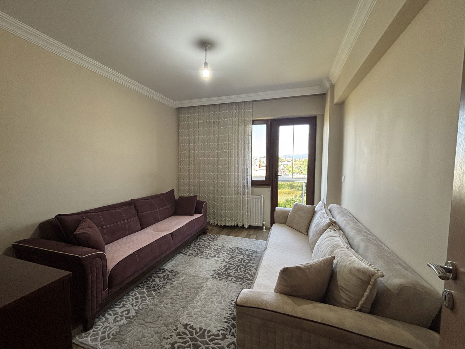 LALEZAR KONAKLARI'NDA 3+1 161 M2 SATILIK ARA KAT DAİRE