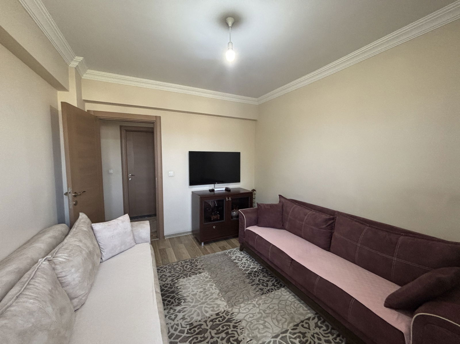 LALEZAR KONAKLARI'NDA 3+1 161 M2 SATILIK ARA KAT DAİRE