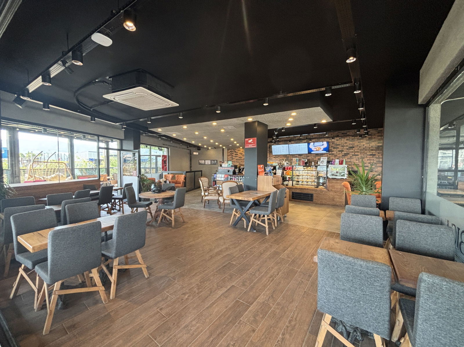 KONURALP NECMİ HOŞVER CADDESİNE CEPHE 350 M2 SATILIK İŞ YERİ