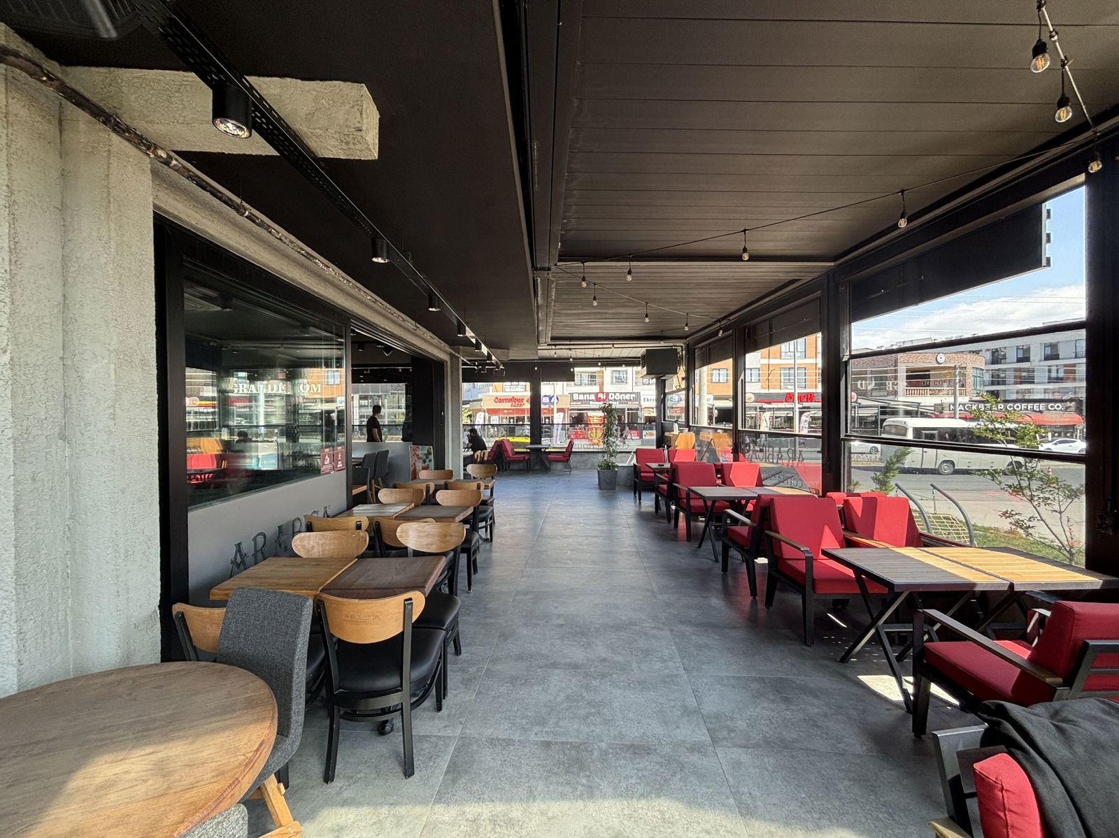 KONURALP NECMİ HOŞVER CADDESİNE CEPHE 350 M2 SATILIK İŞ YERİ