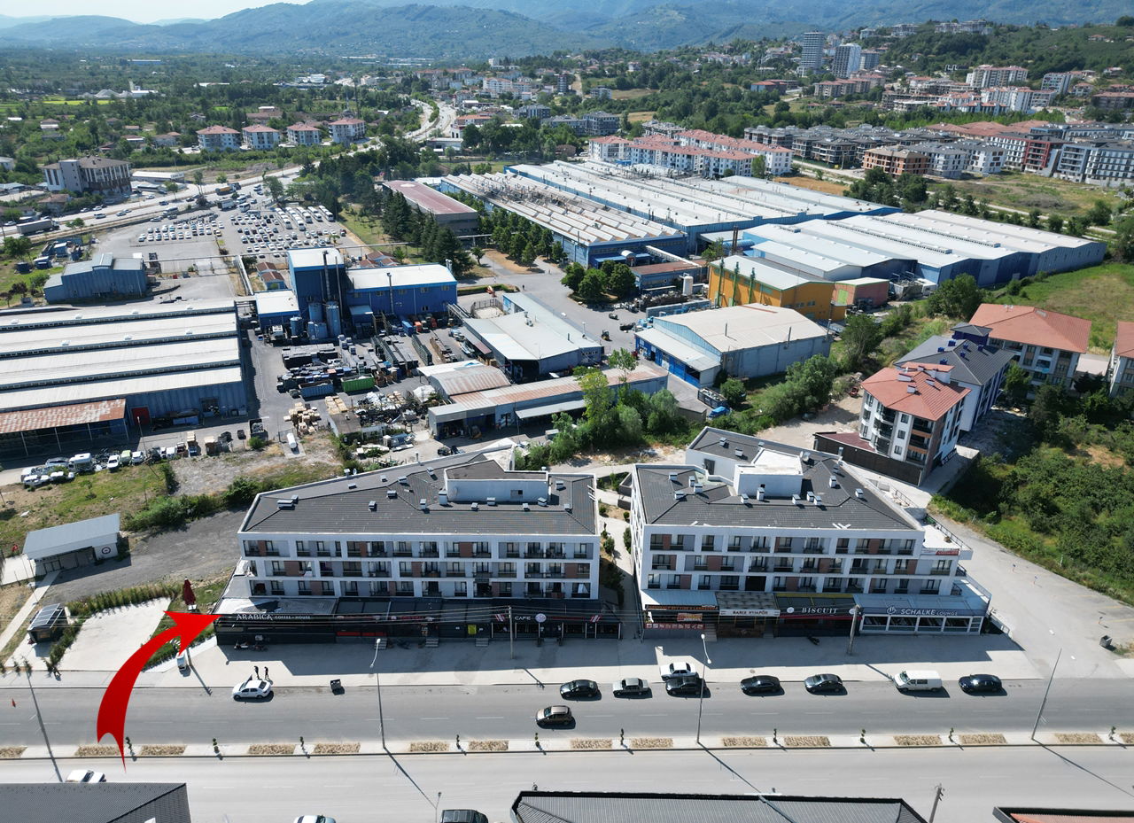 KONURALP NECMİ HOŞVER CADDESİNE CEPHE 350 M2 SATILIK İŞ YERİ