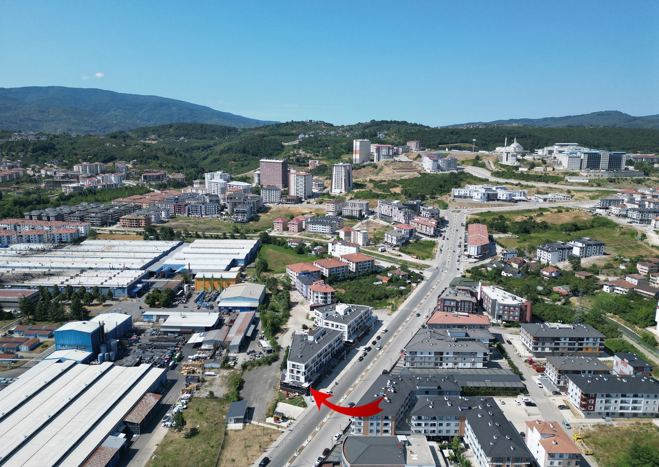 KONURALP NECMİ HOŞVER CADDESİNE CEPHE 350 M2 SATILIK İŞ YERİ