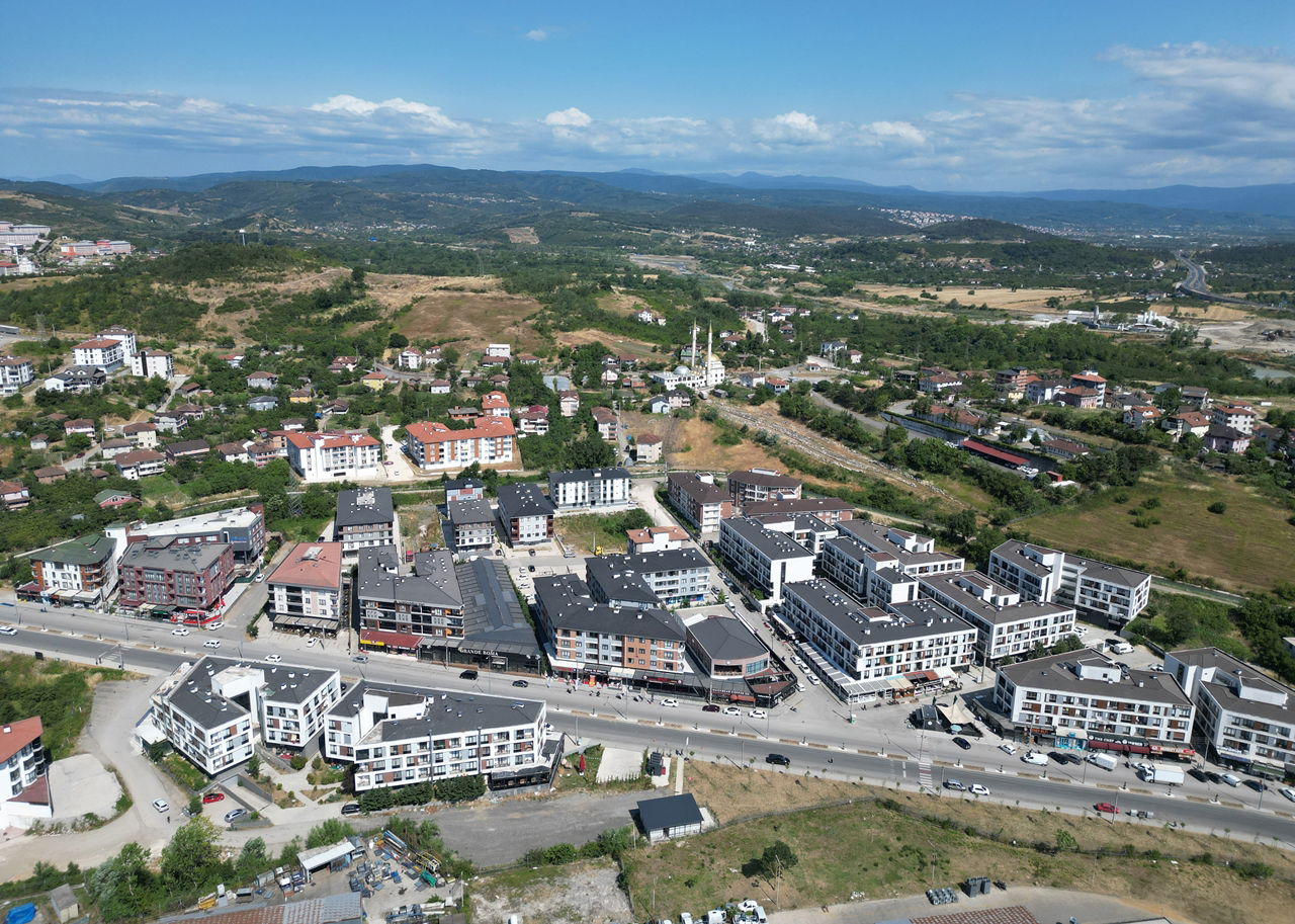 KONURALP NECMİ HOŞVER CADDESİNE CEPHE 350 M2 SATILIK İŞ YERİ