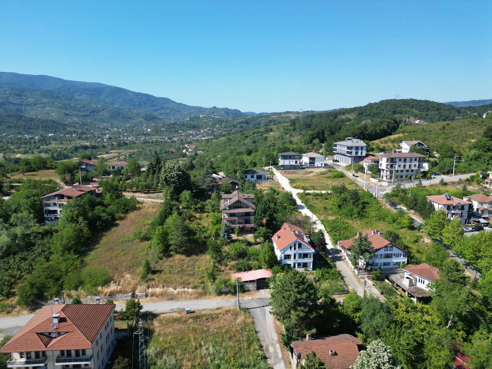 KONURALP'TE 796 M2 SATILIK ARSA 