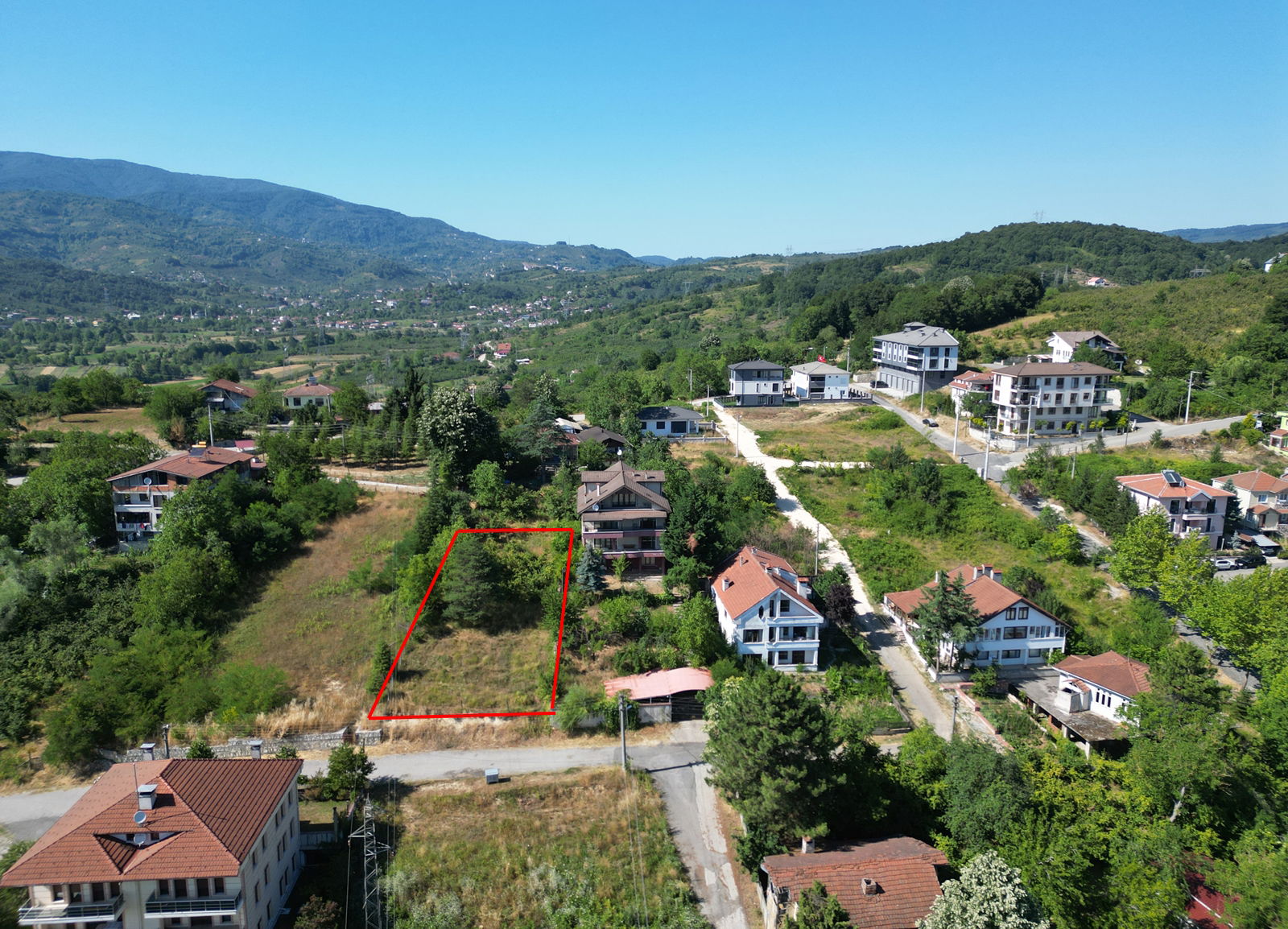 KONURALP'TE 796 M2 SATILIK ARSA 