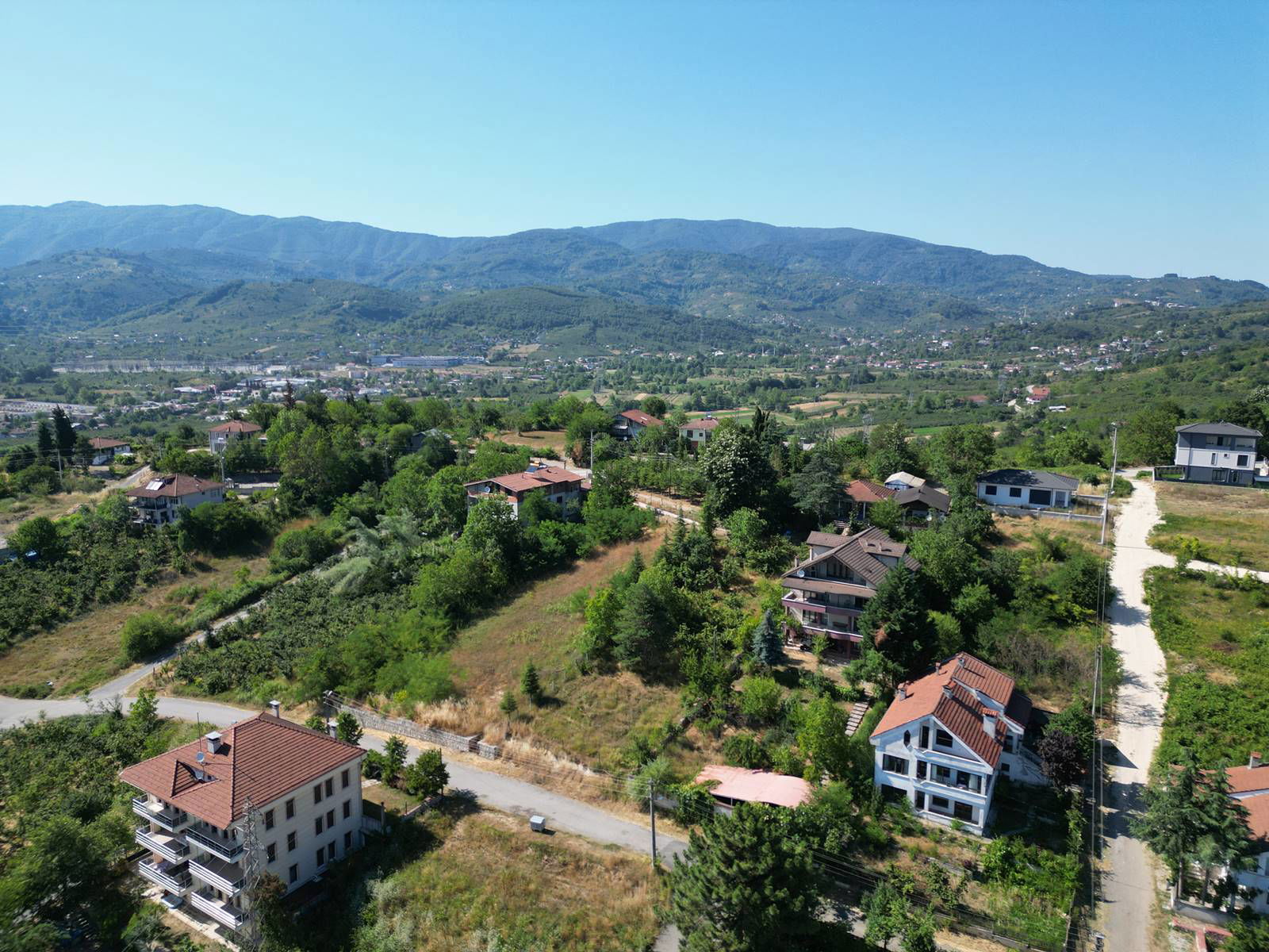 KONURALP'TE 796 M2 SATILIK ARSA 