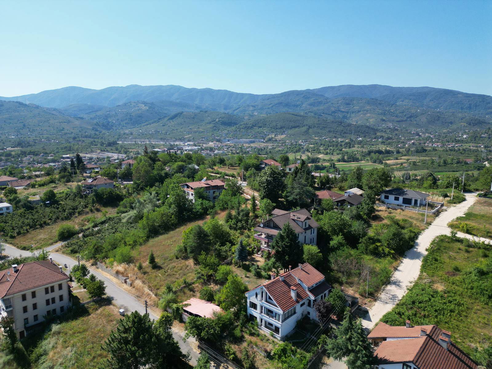 KONURALP'TE 796 M2 SATILIK ARSA 