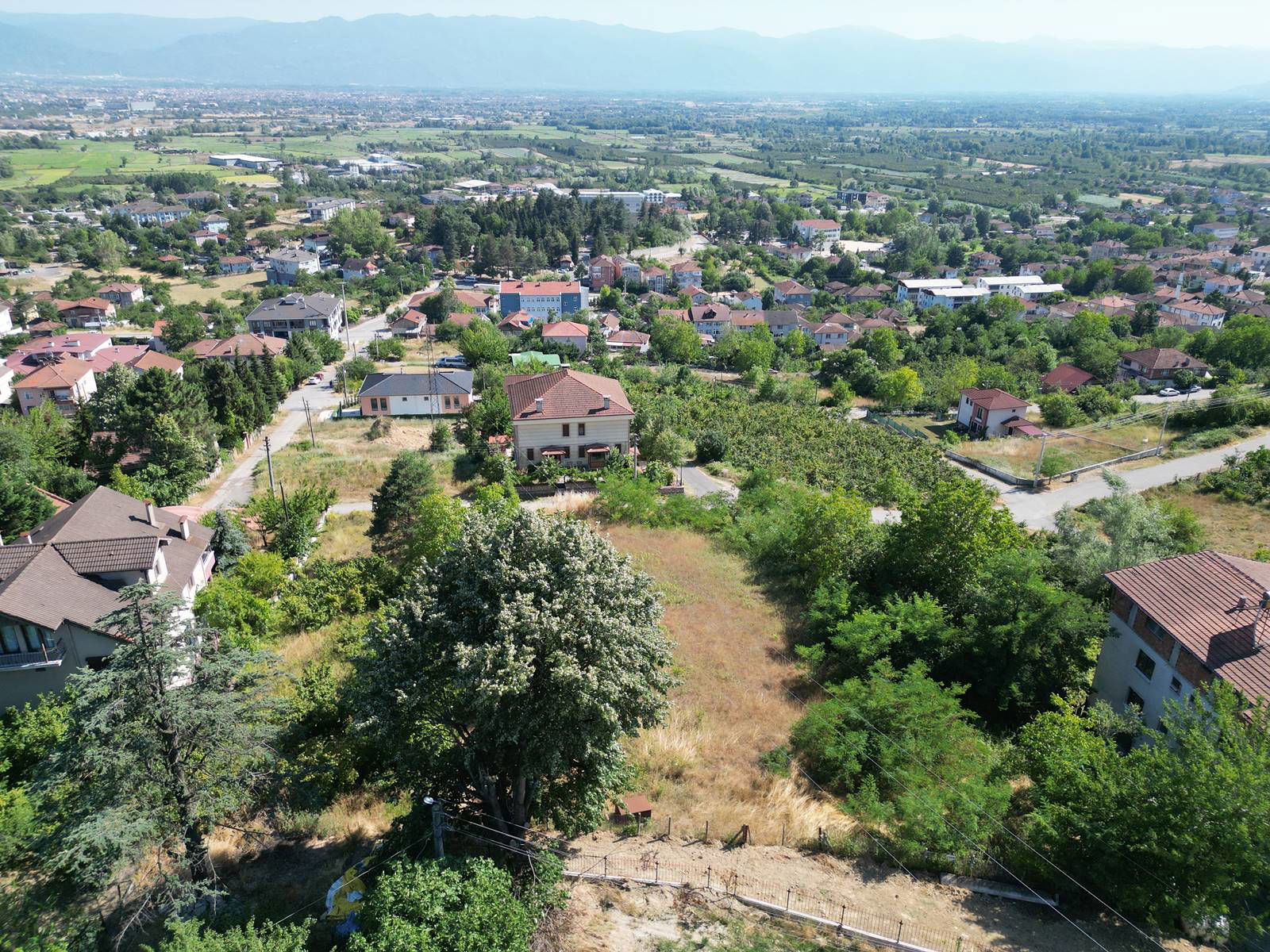 KONURALP'TE 796 M2 SATILIK ARSA 