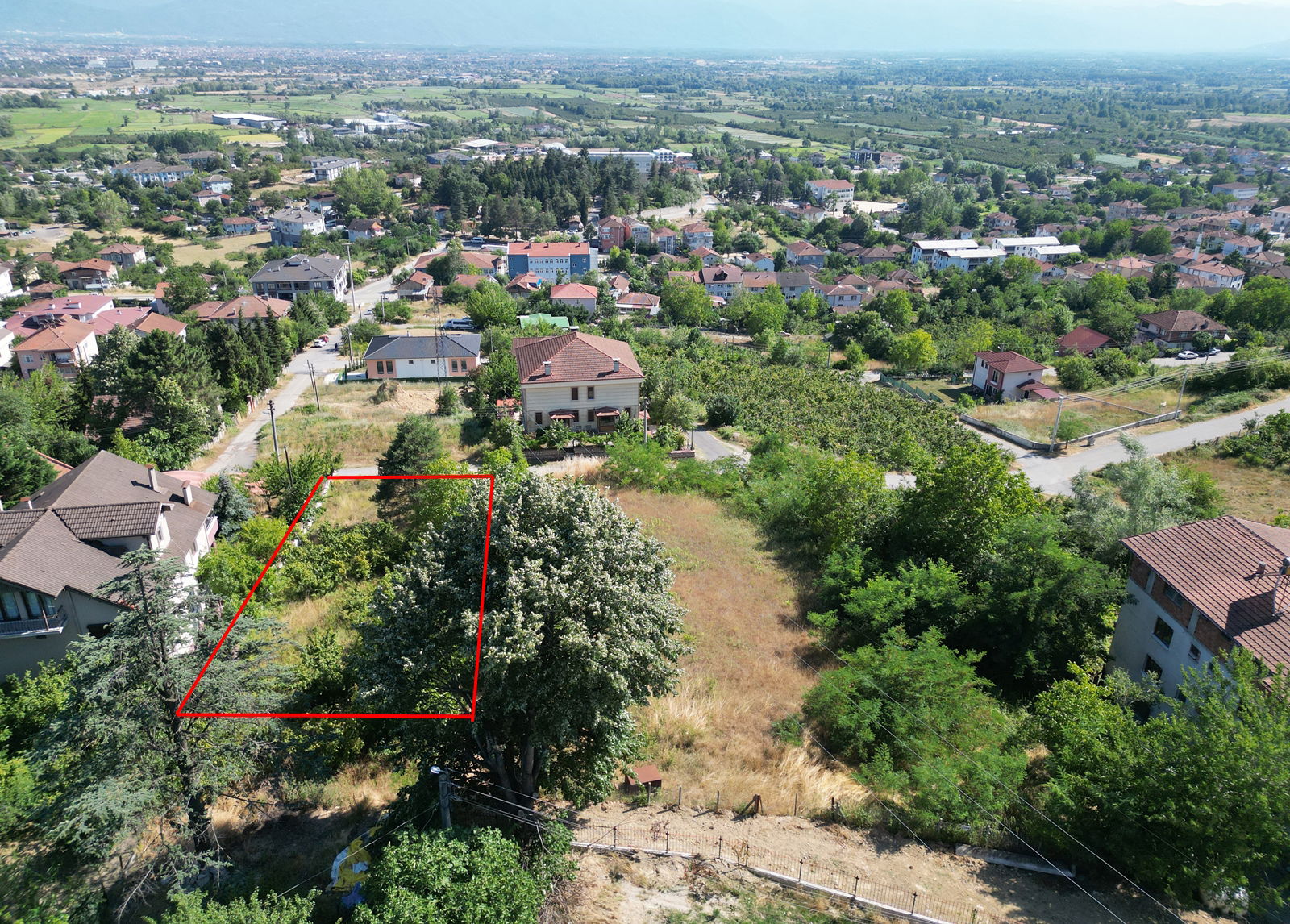 KONURALP'TE 796 M2 SATILIK ARSA 