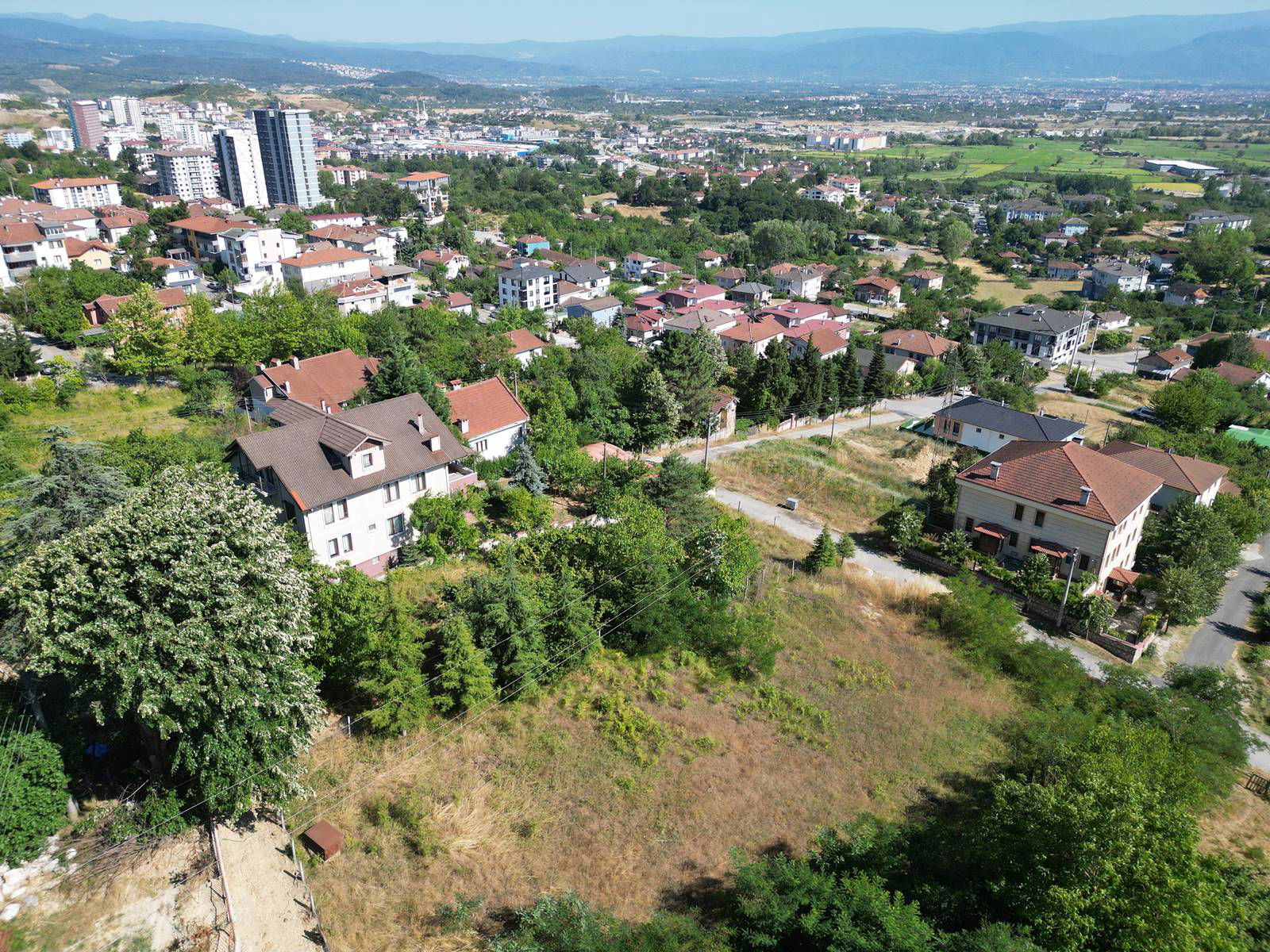 KONURALP'TE 796 M2 SATILIK ARSA 