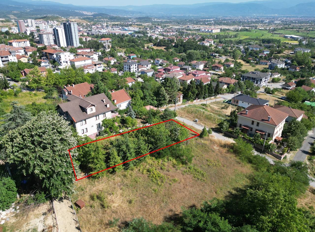 KONURALP'TE 796 M2 SATILIK ARSA 