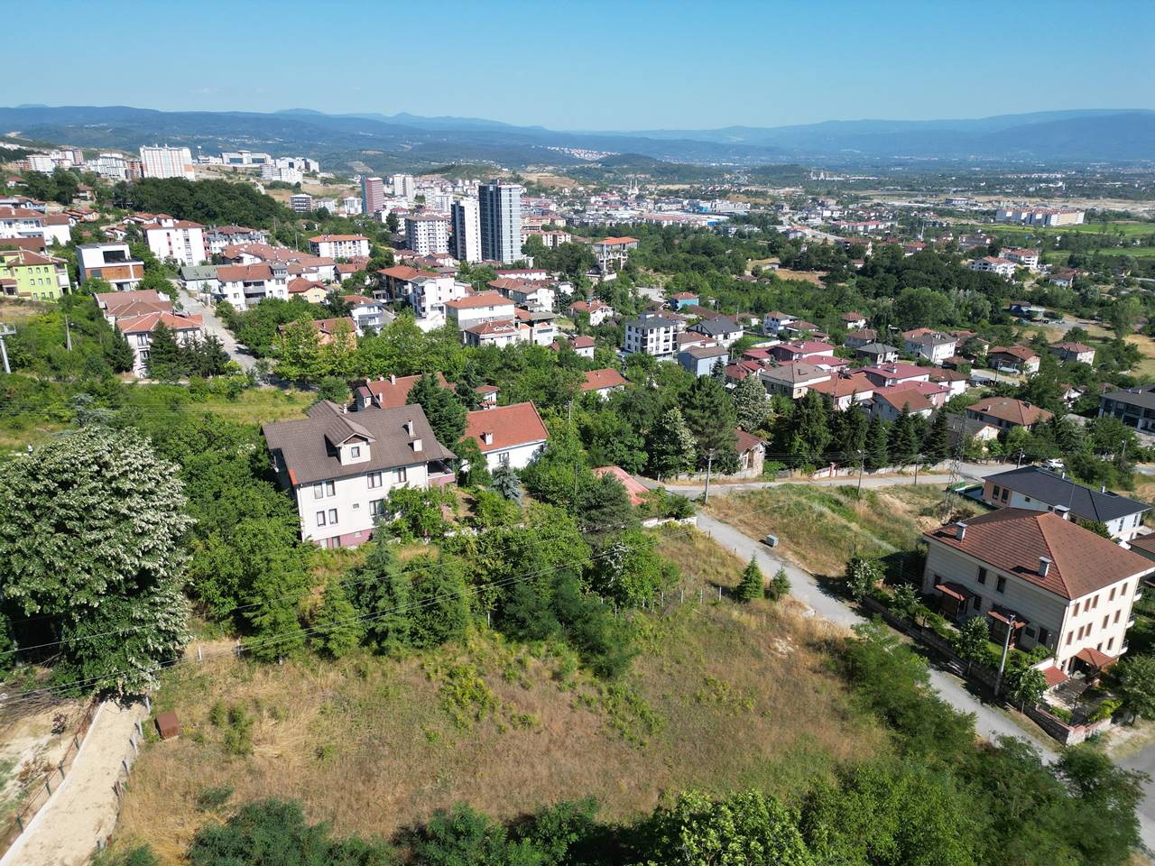 KONURALP'TE 796 M2 SATILIK ARSA 