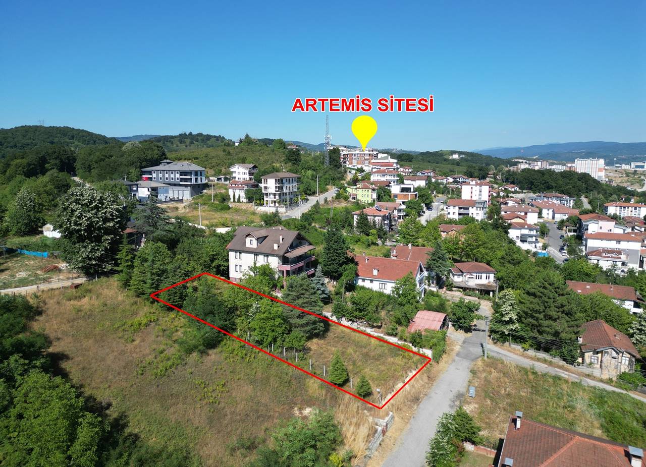 KONURALP'TE 796 M2 SATILIK ARSA 