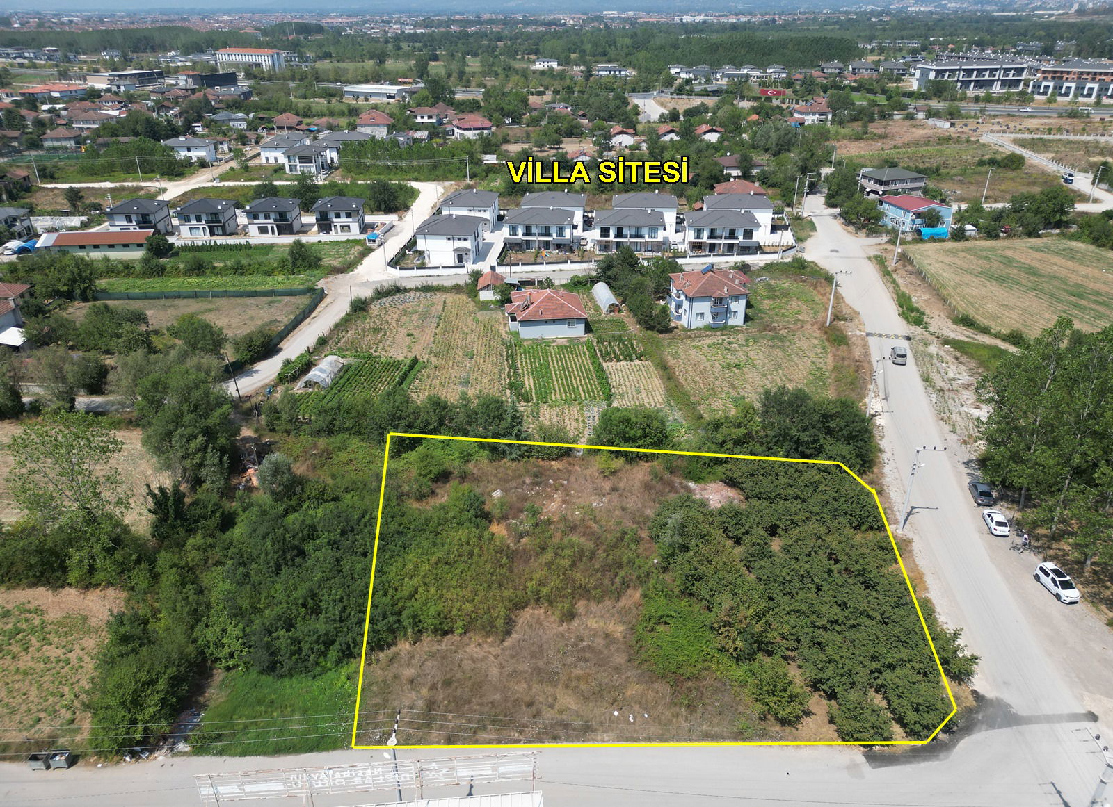 YAHYALAR MAHALLESİ'NDE 1978 M2 SATILIK ARSA