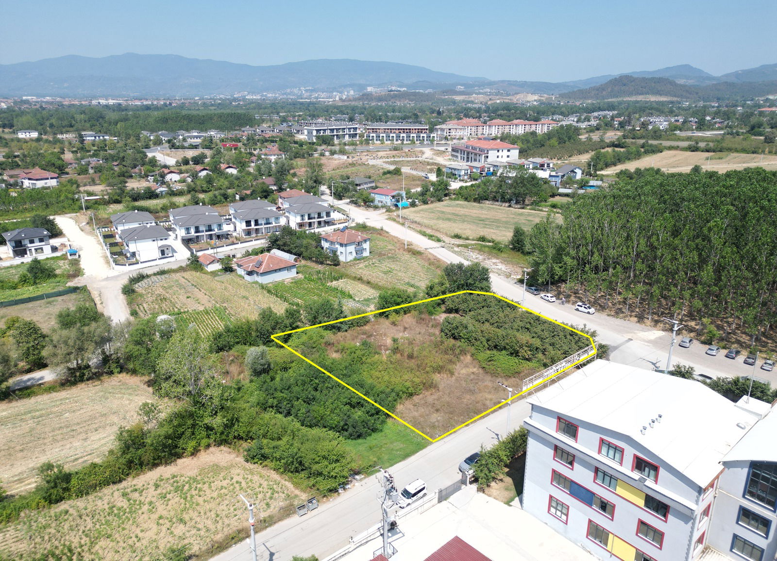 YAHYALAR MAHALLESİ'NDE 1978 M2 SATILIK ARSA