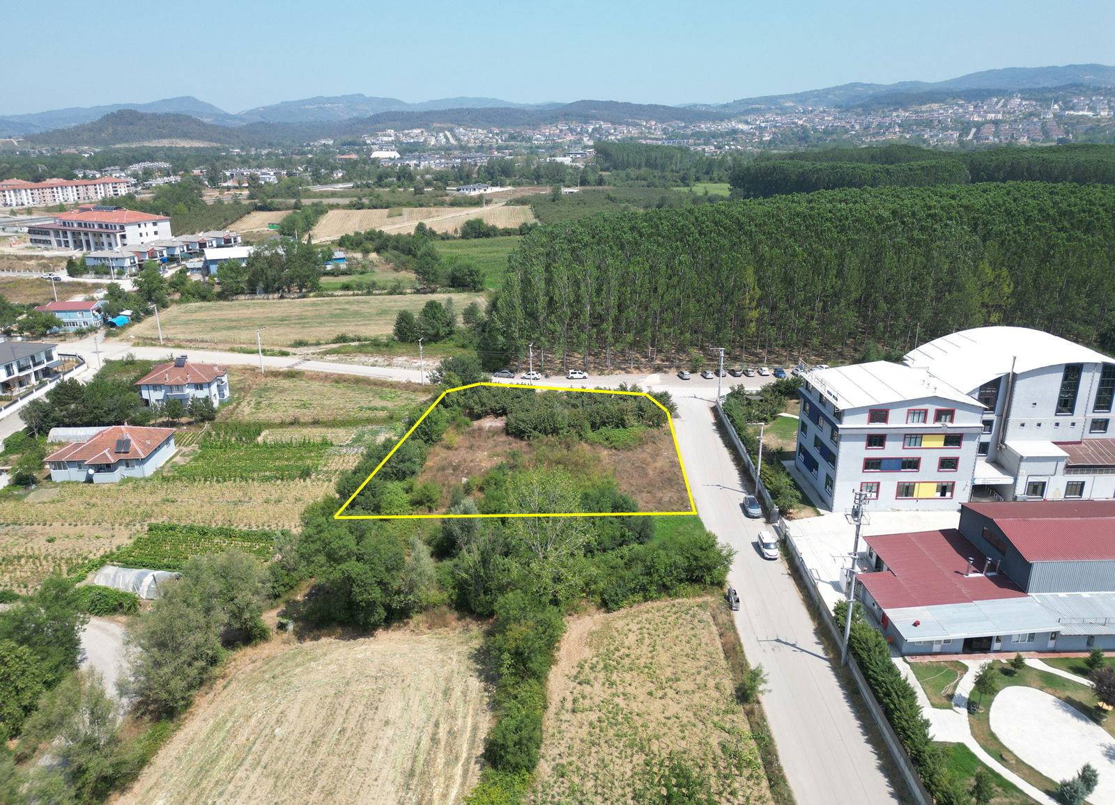 YAHYALAR MAHALLESİ'NDE 1978 M2 SATILIK ARSA