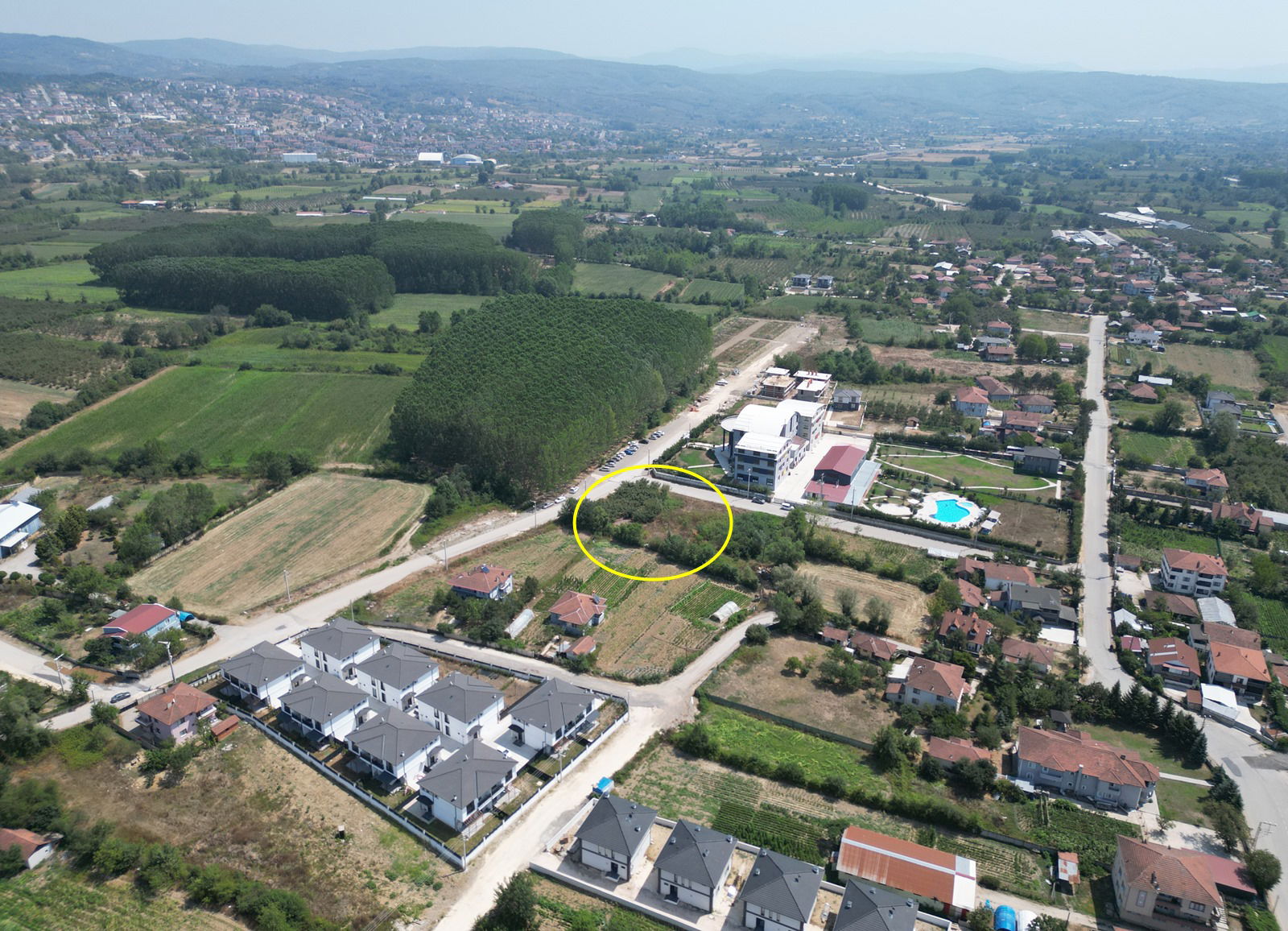 YAHYALAR MAHALLESİ'NDE 1978 M2 SATILIK ARSA