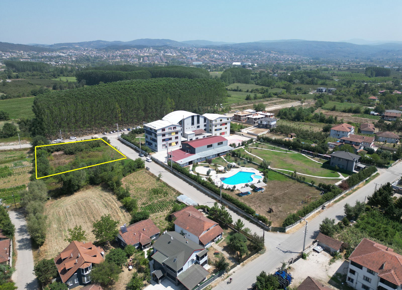 YAHYALAR MAHALLESİ'NDE 1978 M2 SATILIK ARSA