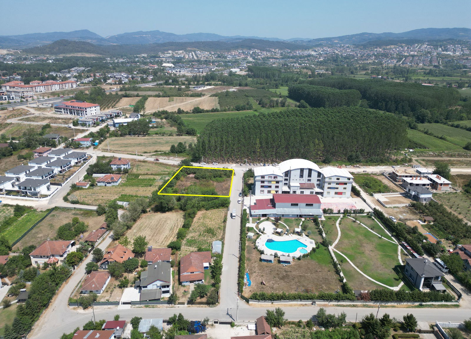 YAHYALAR MAHALLESİ'NDE 1978 M2 SATILIK ARSA