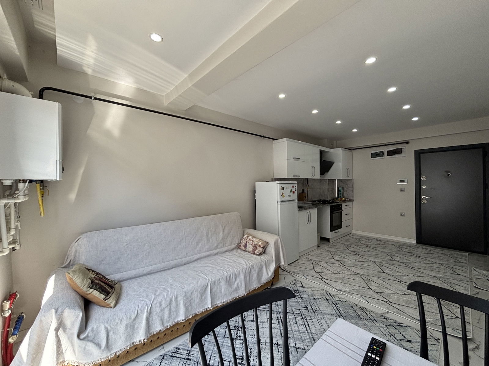 AZİZİYE MAHALLESİ'NDE 1+1 50 M2 EŞYALI KİRALIK ARA KAT DAİRE